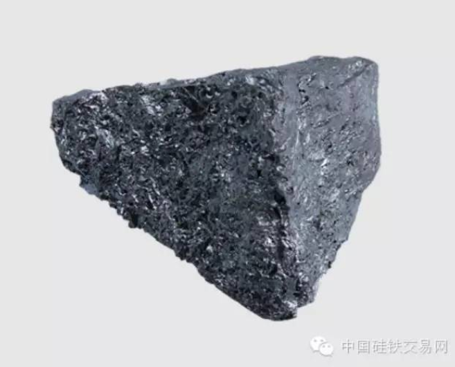 硅铁冶炼的基本原理和一氧化碳在冶炼反应中的作用是什么？